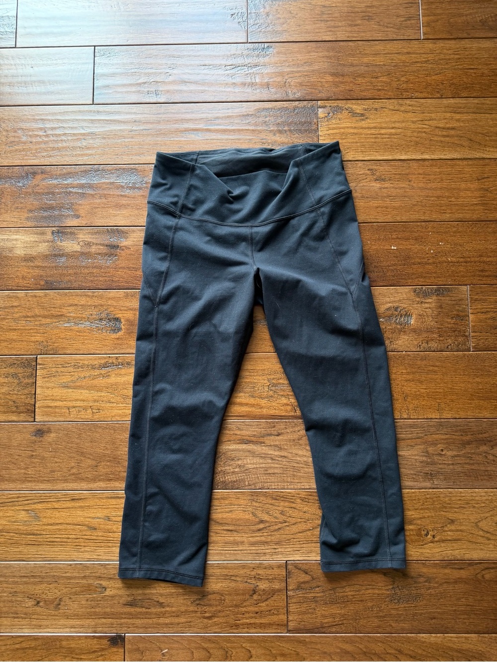 Women’s  Black Under Armour Capri Leggings with High-Waist Comfort